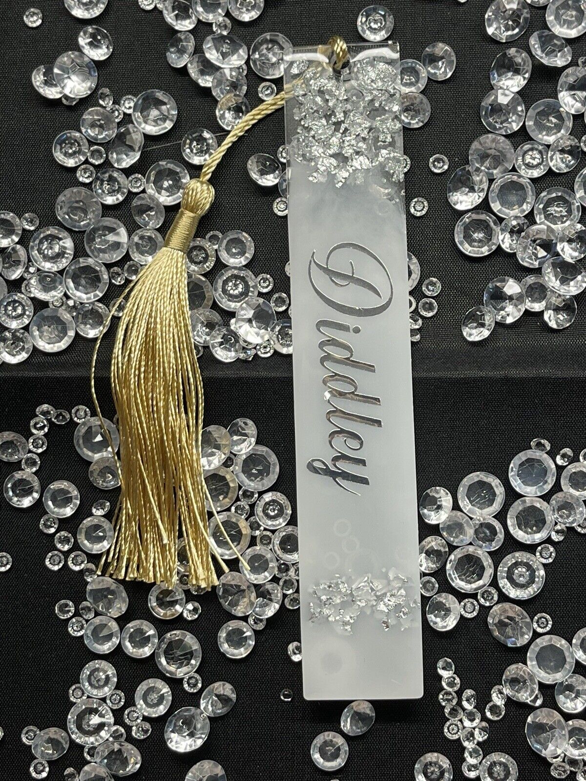 white-and-silvergold-resin-bookmark8f61dc95